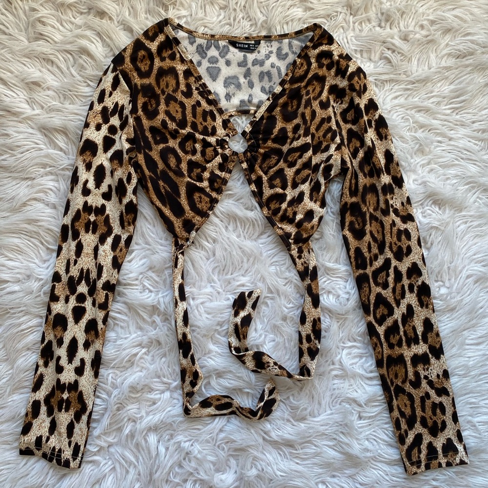 Size S Cheetah Print Long Sleeve Crop Top